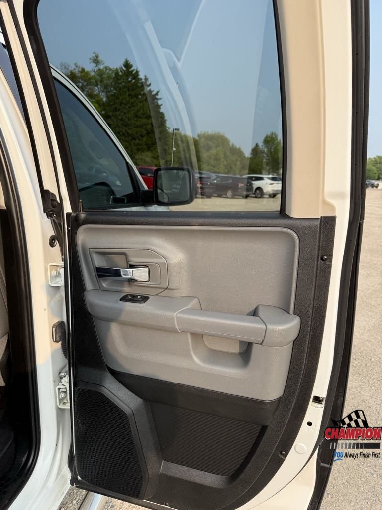 2019 Ram 1500 Classic SLT photo 21