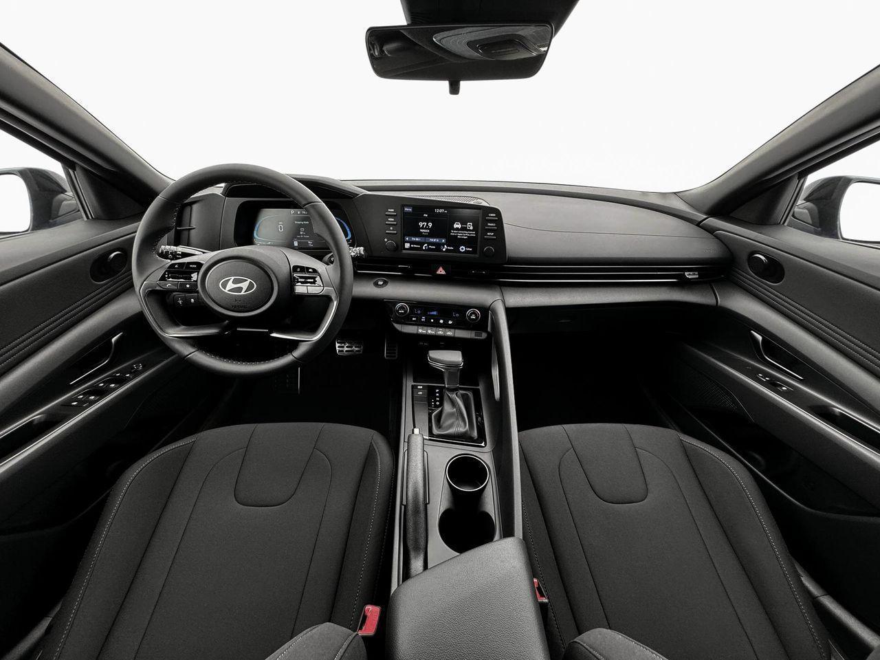 2025 Hyundai Elantra SEL Sport photo 11