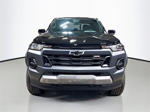 2026 Chevrolet Colorado Trail Boss photo 2