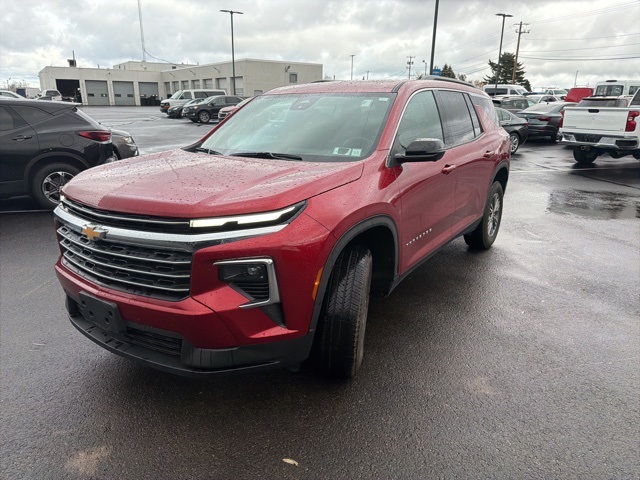 2024 Chevrolet Traverse photo 2