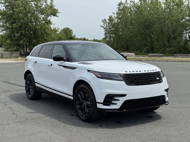 2026 Land Rover Range Rover Velar SE photo 6