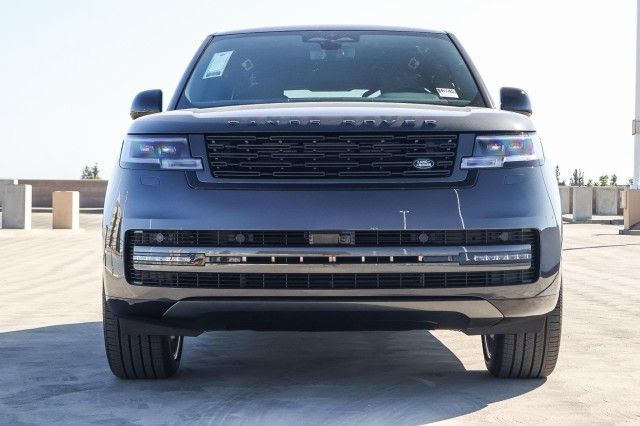 2025 Land Rover Range Rover SE photo 2