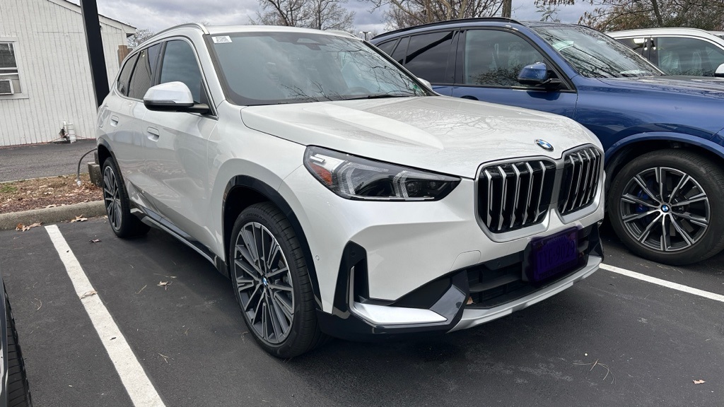 2026 BMW X1 28i's photo