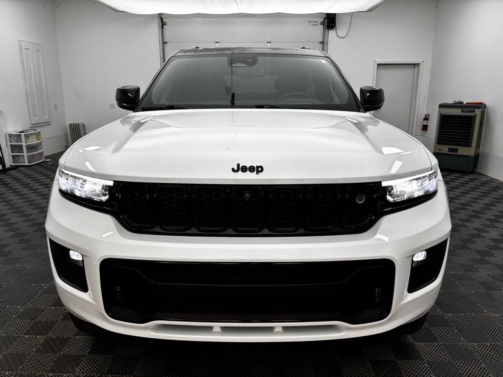 2022 Jeep Grand Cherokee Overland photo 9