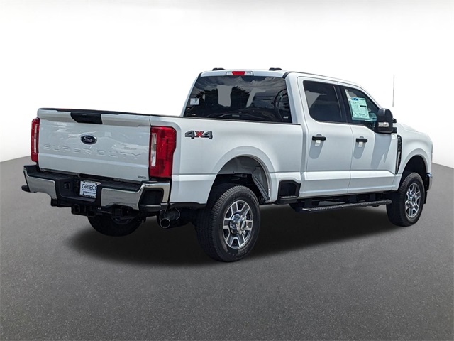 2025 Ford F-350 XLT photo 3