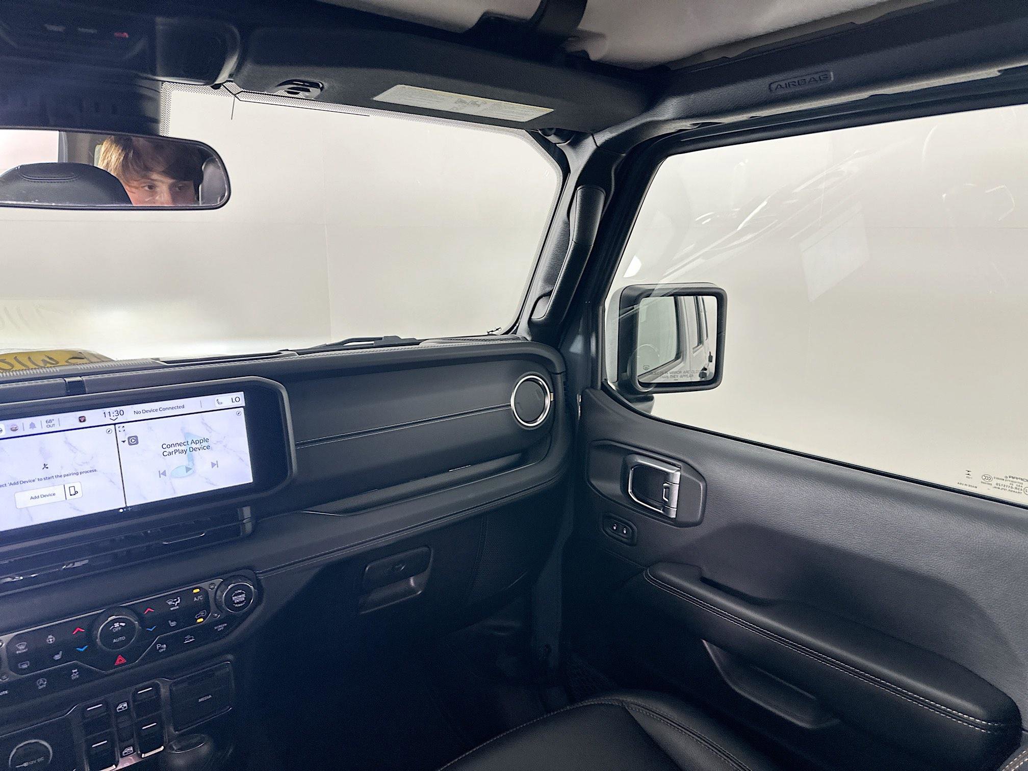 2024 Jeep Wrangler Sahara photo 21