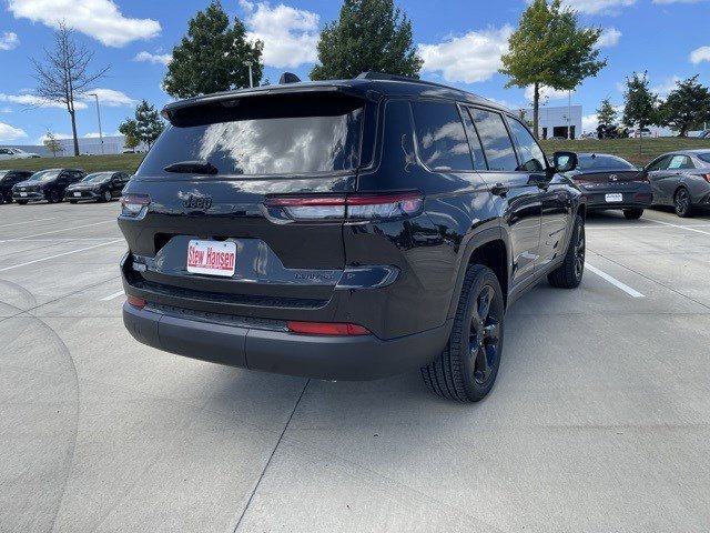 2025 Jeep Grand Cherokee Limited photo 4