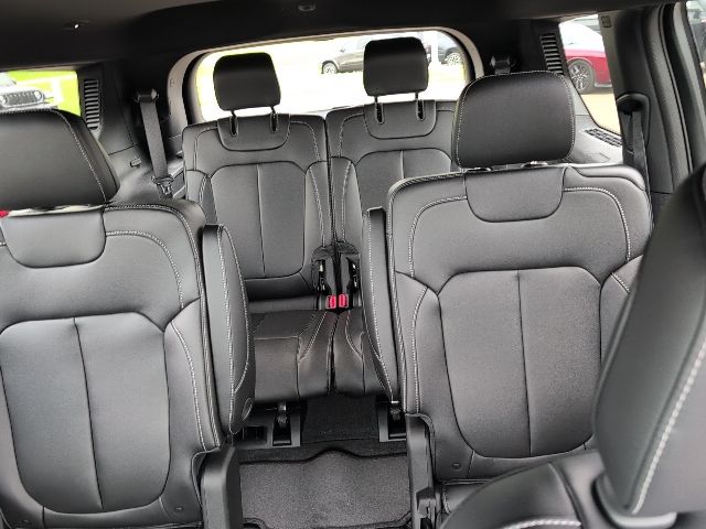 2025 Jeep Grand Cherokee Limited photo 11