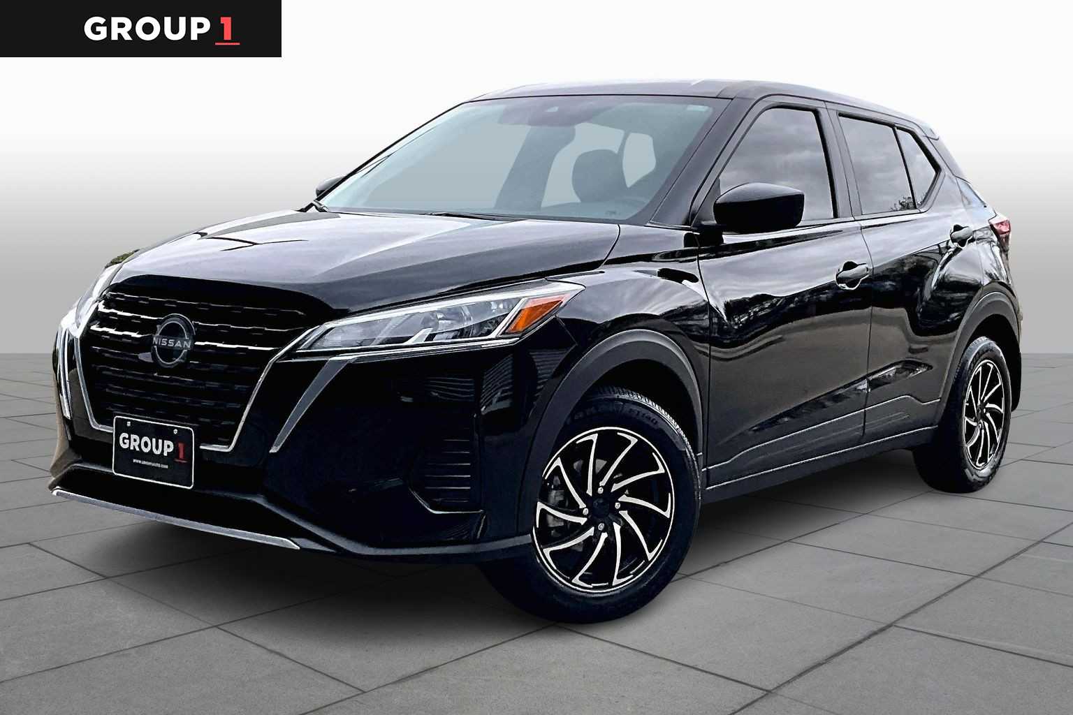 2025 Nissan KICKS PLAY Base