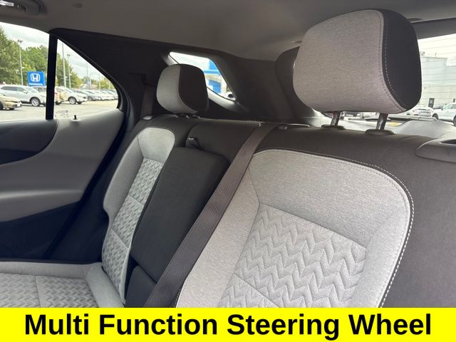 2022 Chevrolet Equinox LS photo 2