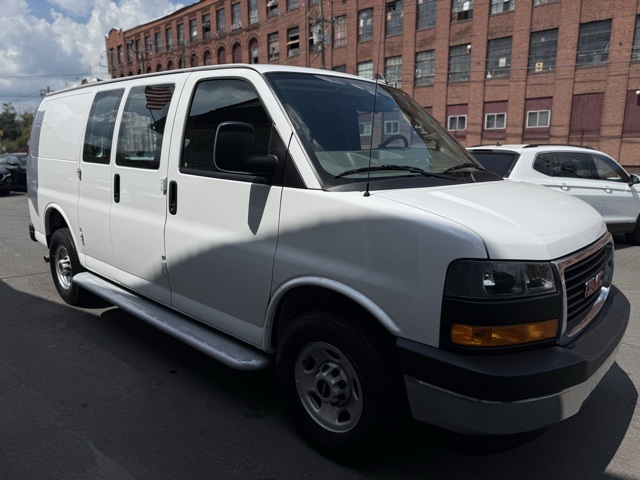 2023 Gmc Savana 2500 Cargo photo 3