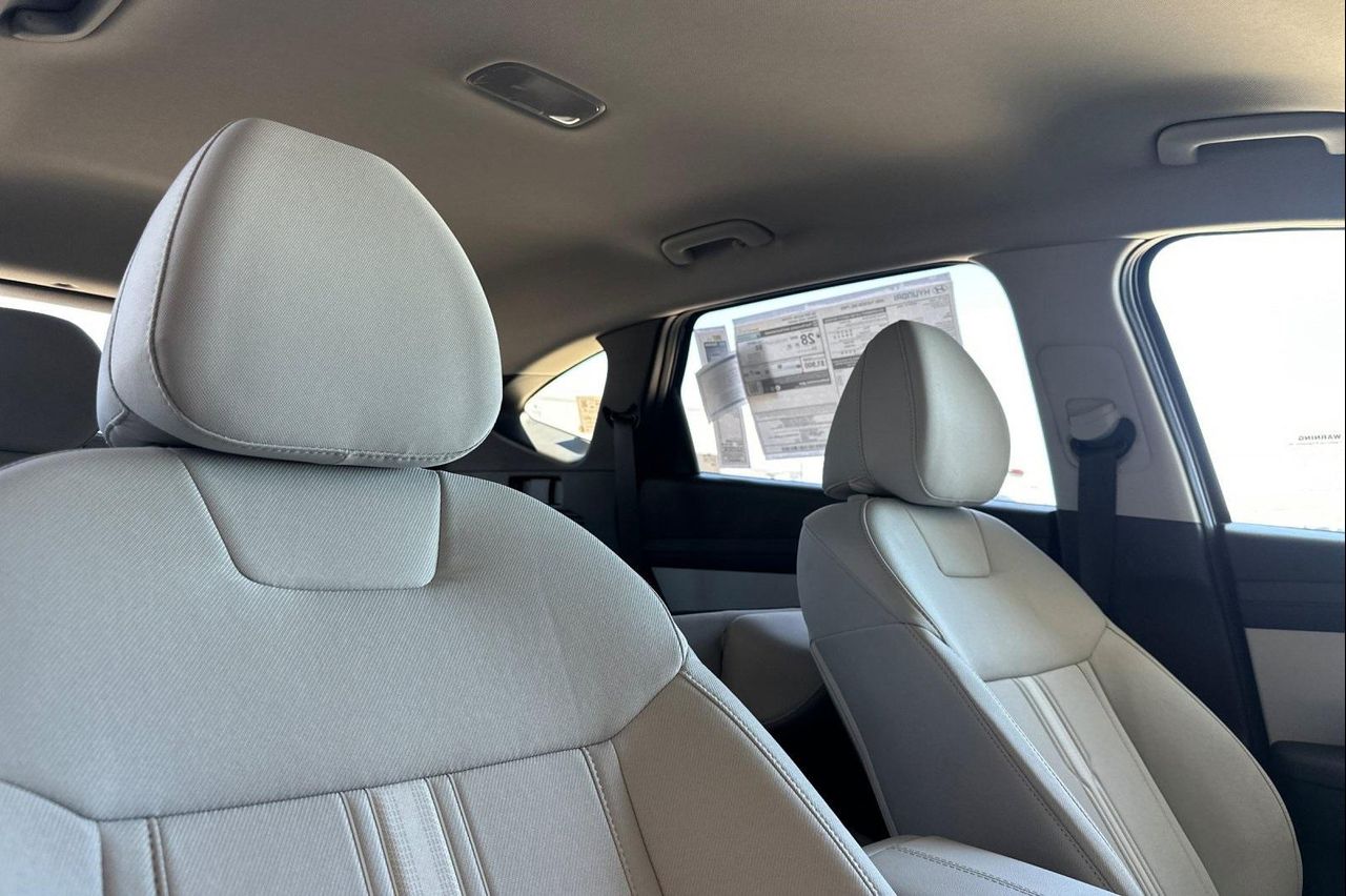 2025 Hyundai Tucson SEL photo 17
