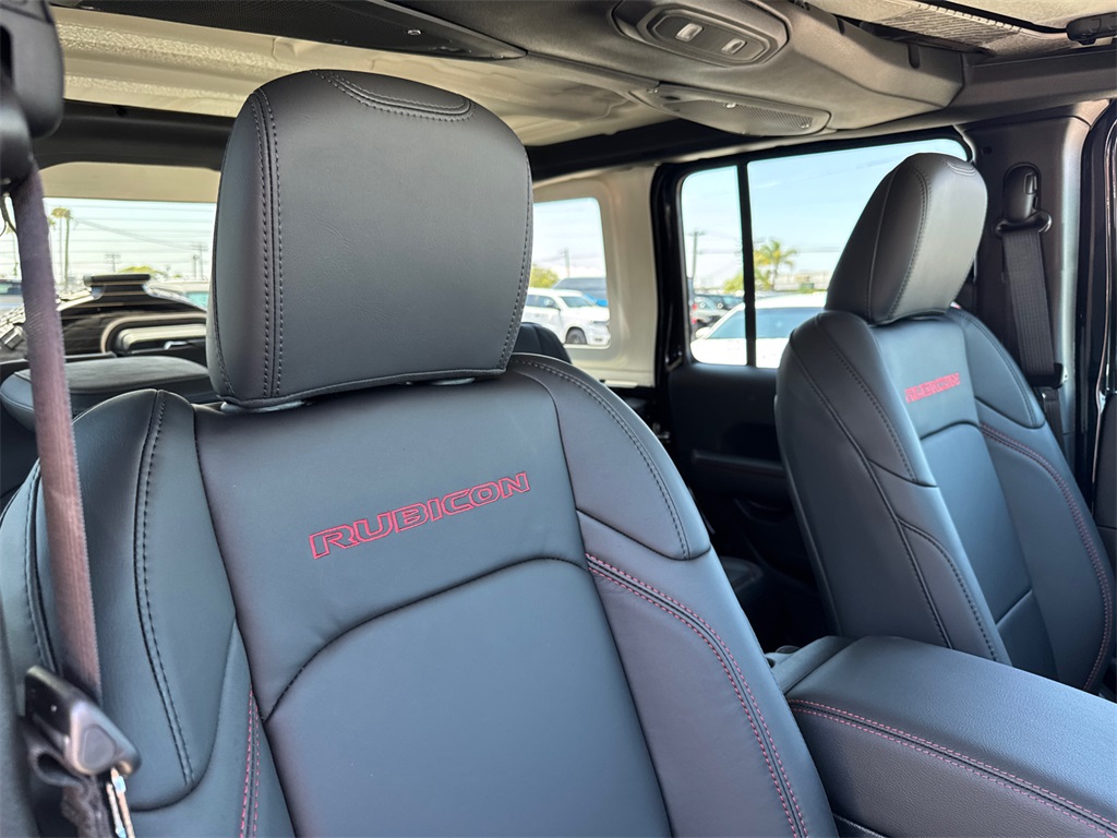 2025 Jeep Wrangler Rubicon photo 13