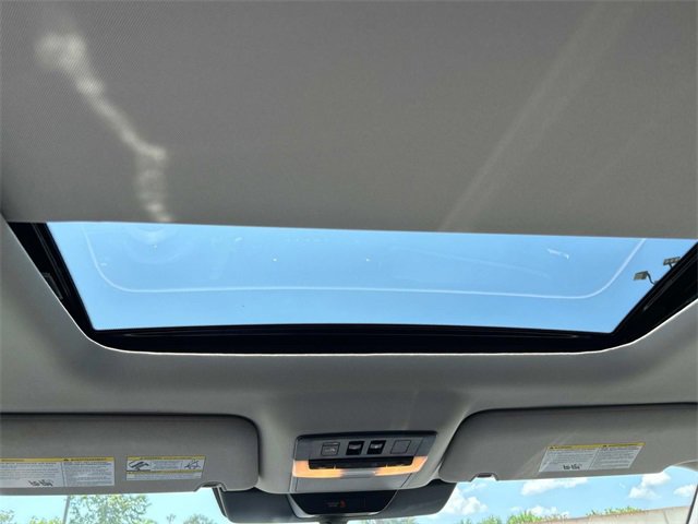 2024 Nissan Pathfinder Platinum photo 14