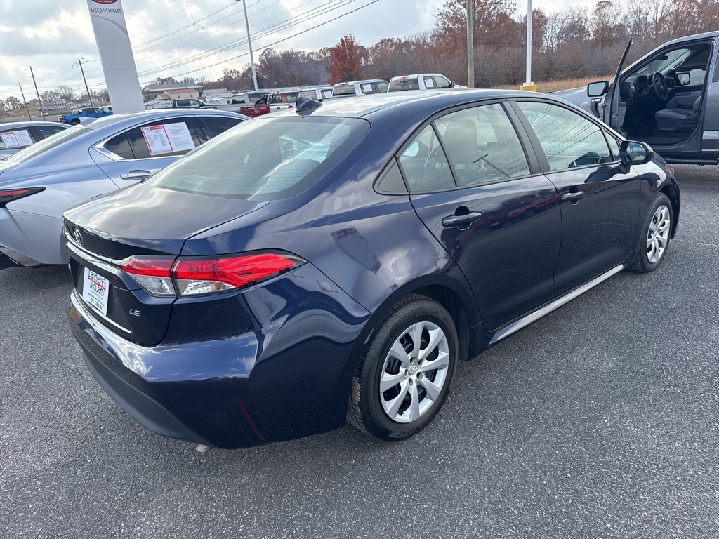 2024 Toyota Corolla LE photo 3