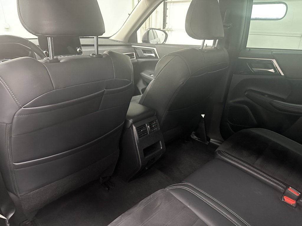 2023 Mitsubishi Outlander SE photo 16