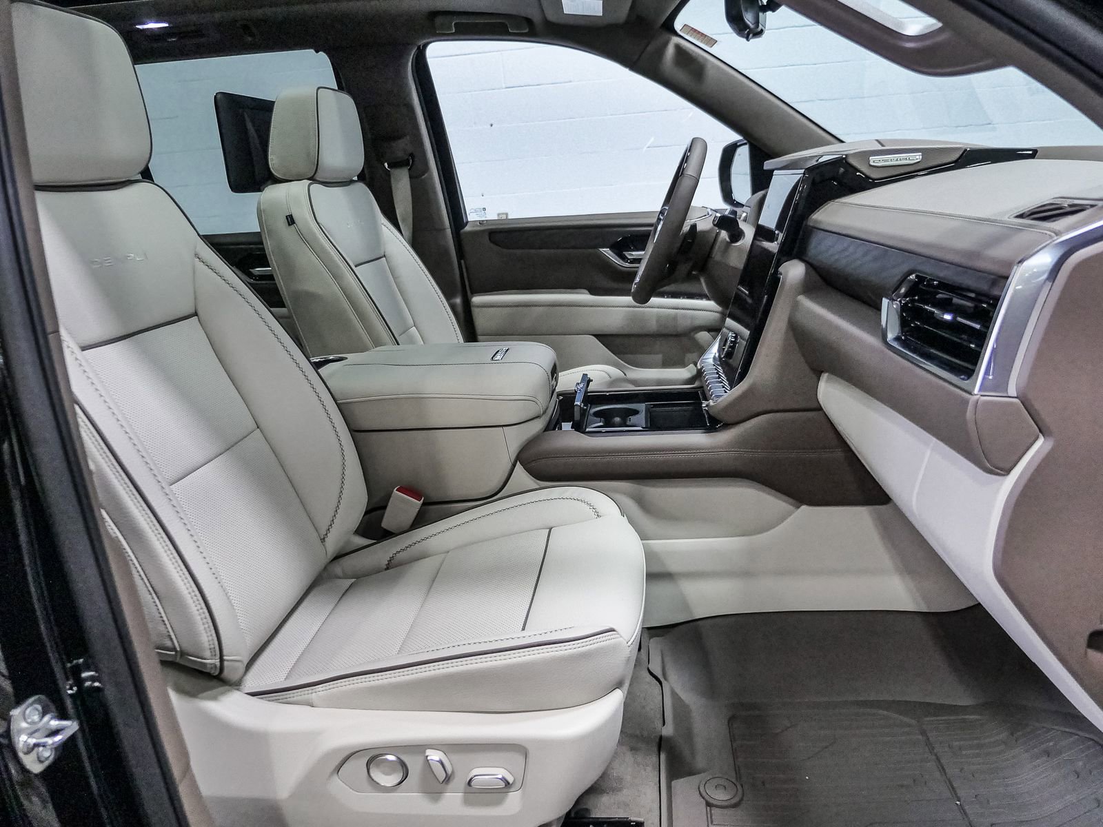 2025 Gmc Yukon Denali photo 22