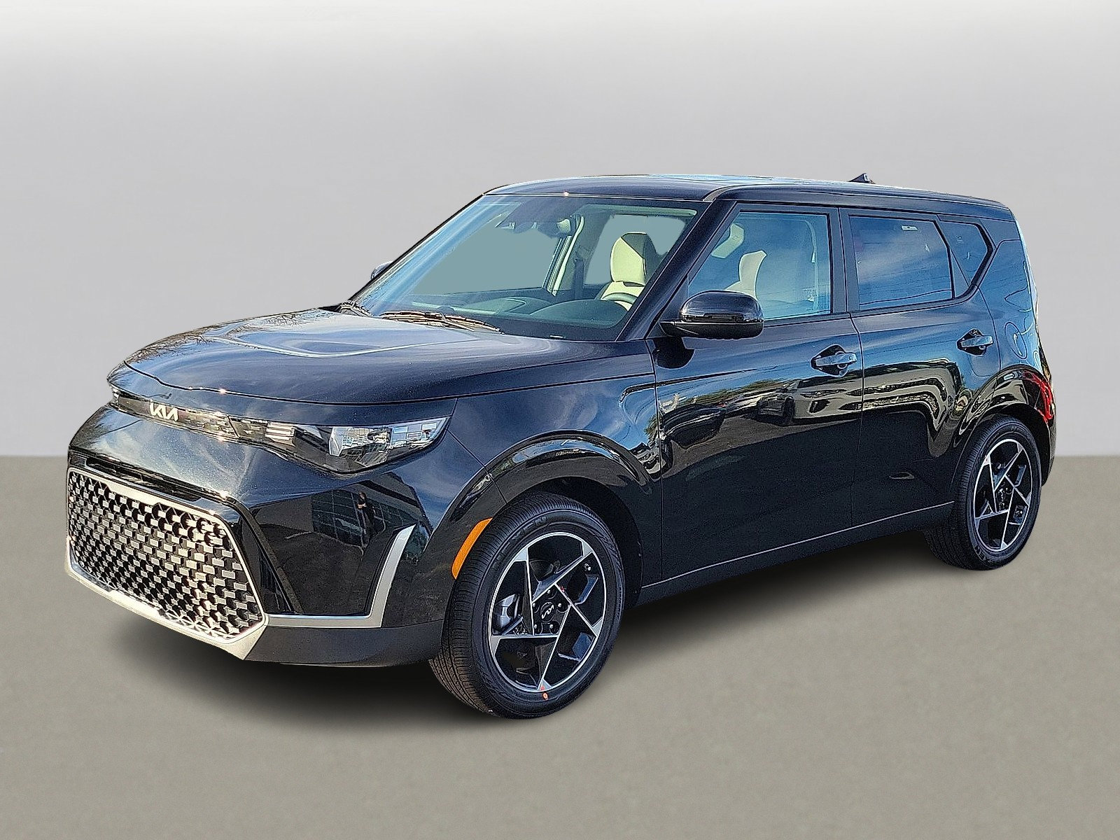2025 Kia Soul EX photo 2