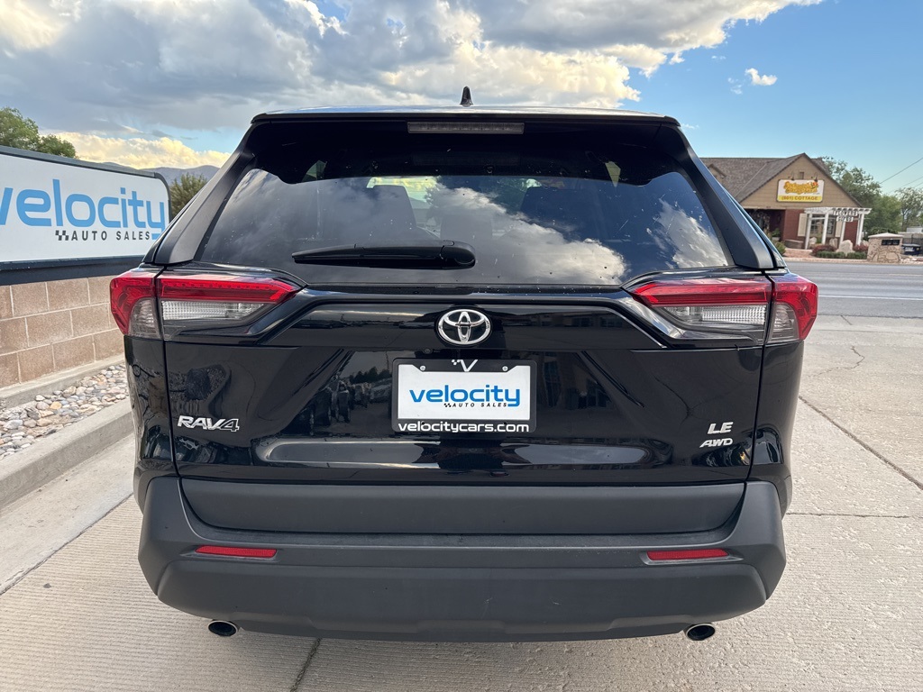 2024 Toyota RAV4 LE photo 4