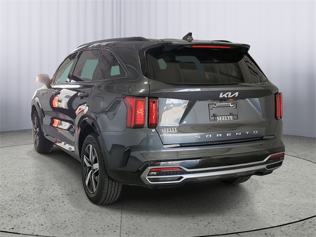2022 Kia Sorento S photo 2