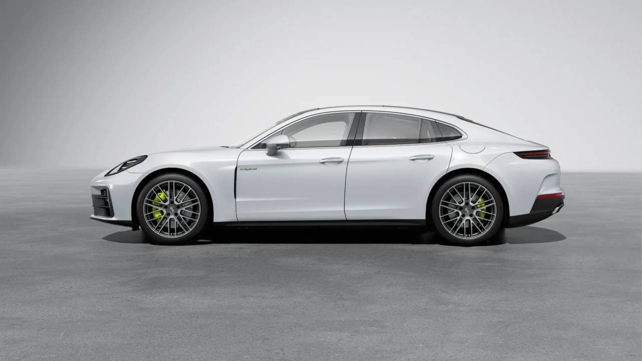 2026 Porsche Panamera 4 E-Hybrid photo 2