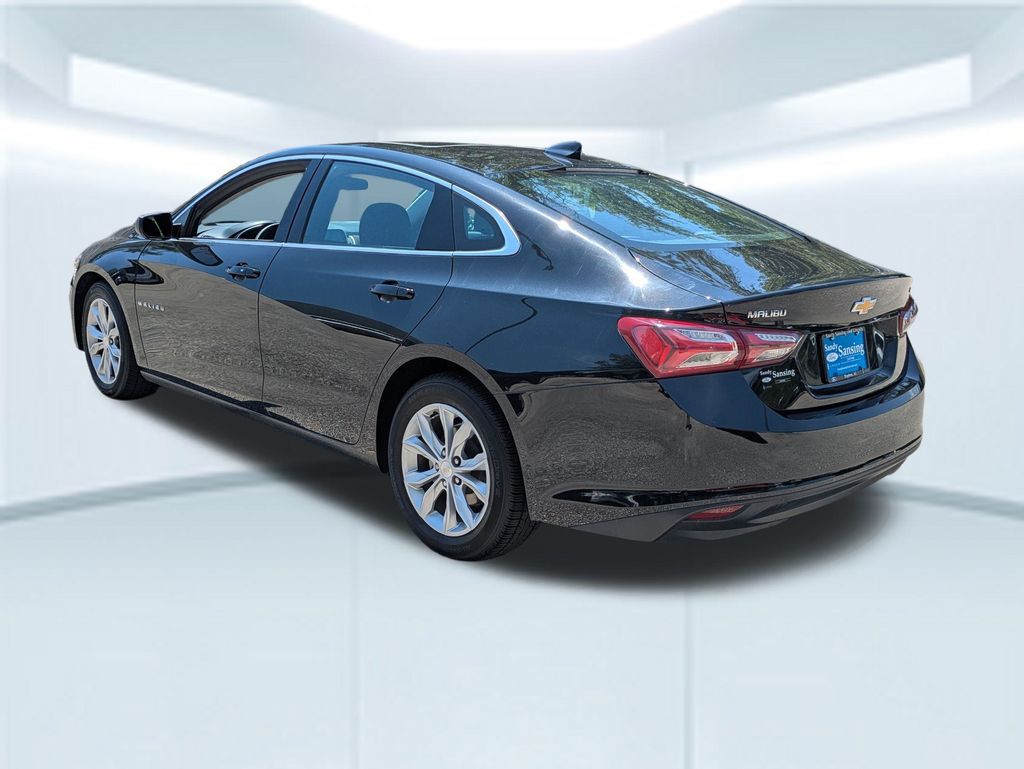2022 Chevrolet Malibu 1LT photo 2