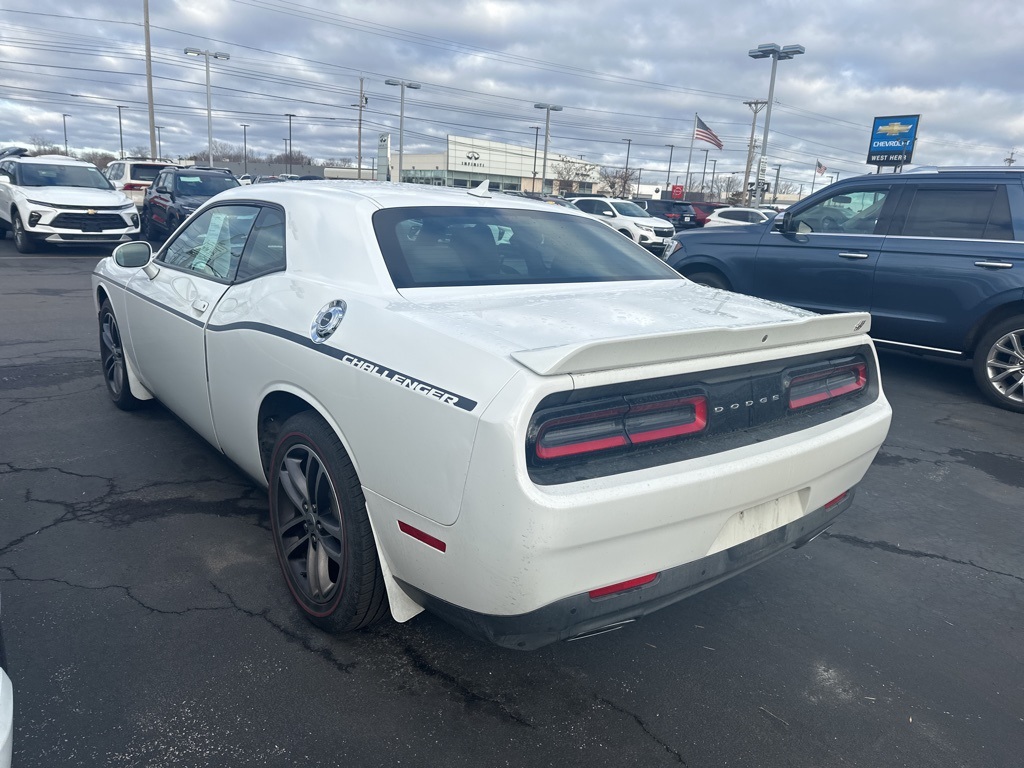 2019 Dodge Challenger GT photo 2