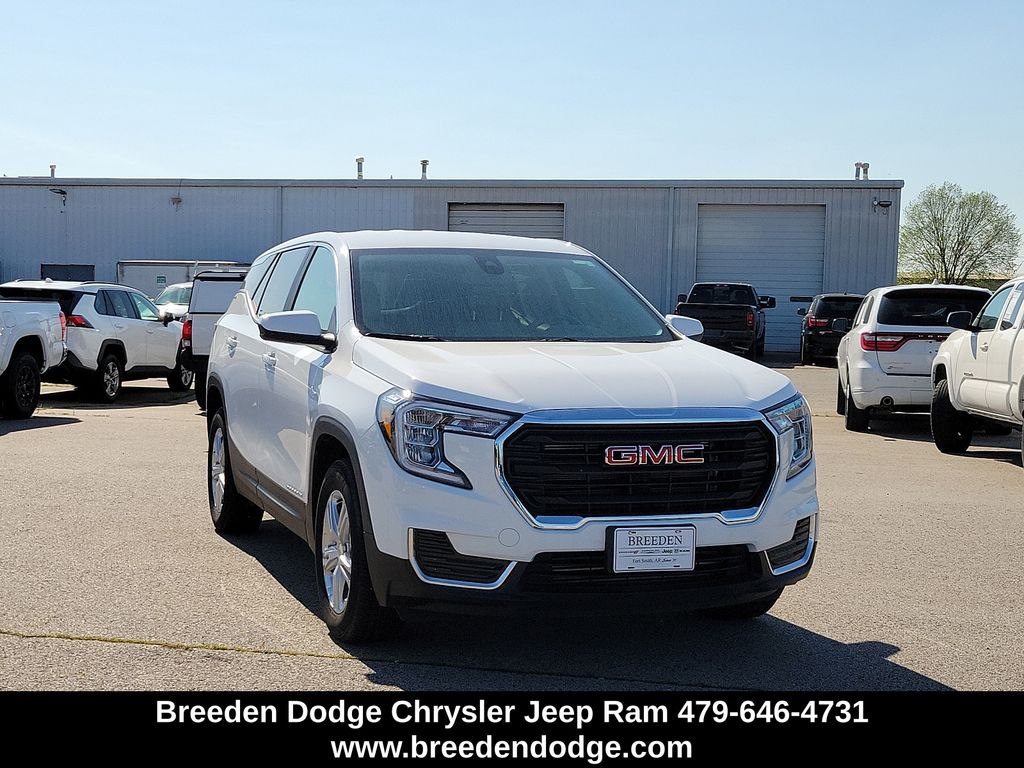 2024 GMC Terrain SLE's photo