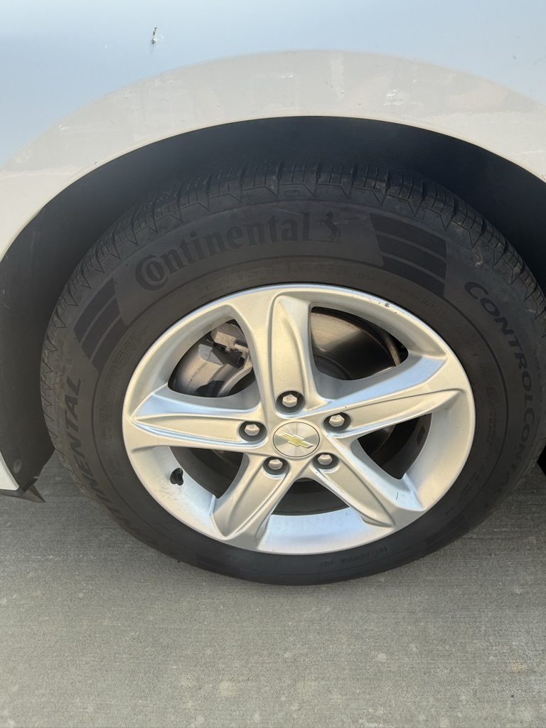 2020 Chevrolet Malibu LS photo 5