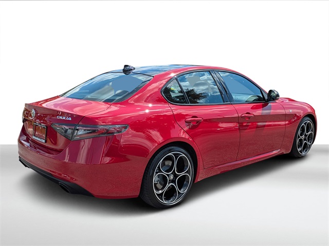 2024 Alfa Romeo Giulia Ti photo 3