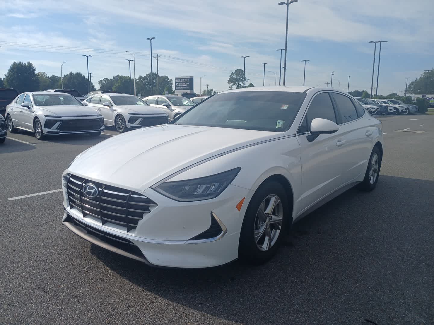 2022 Hyundai Sonata SE photo 2