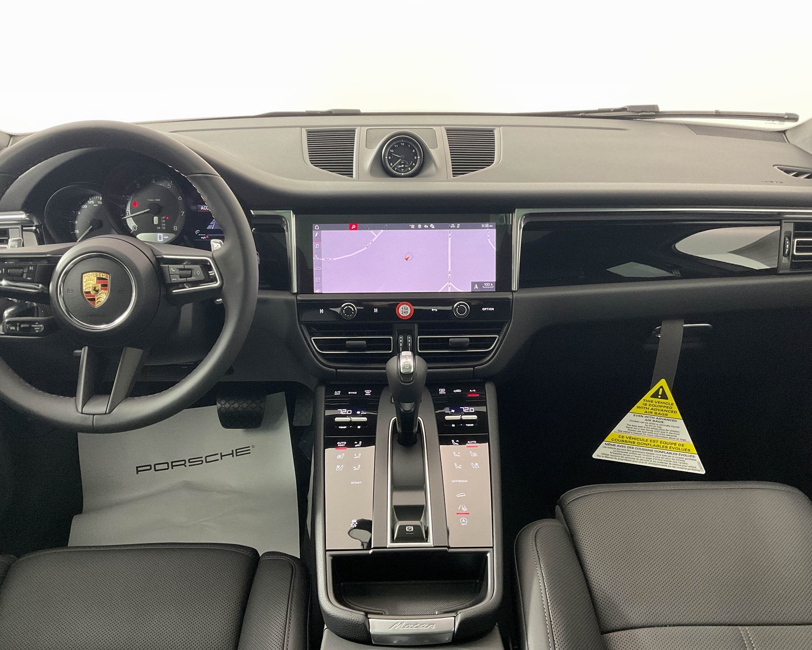 2026 Porsche Macan T photo 19
