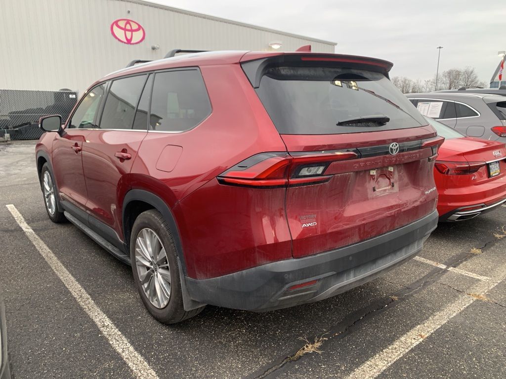 2025 Toyota Grand Highlander Platinum photo 3