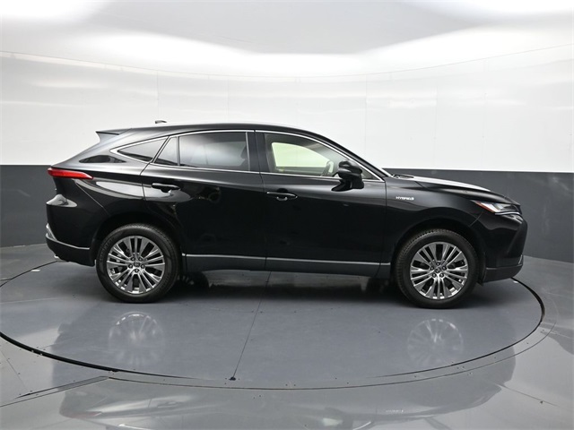 2021 Toyota Venza XLE photo 2