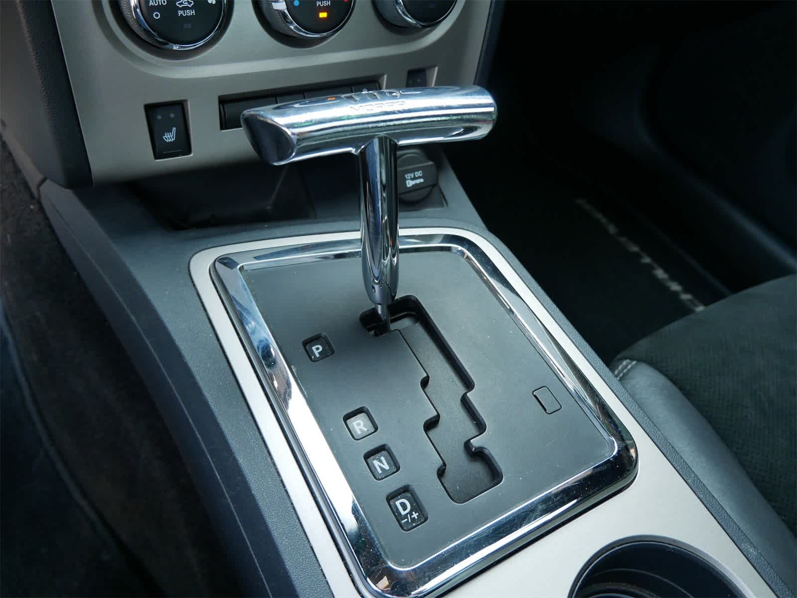 2011 Dodge Challenger SRT8 photo 11