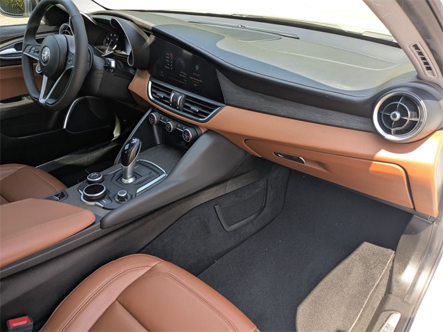2019 Alfa Romeo Giulia Ti photo 24