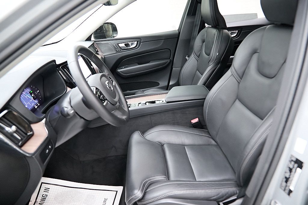 2024 VOLVO XC60 - Image 20