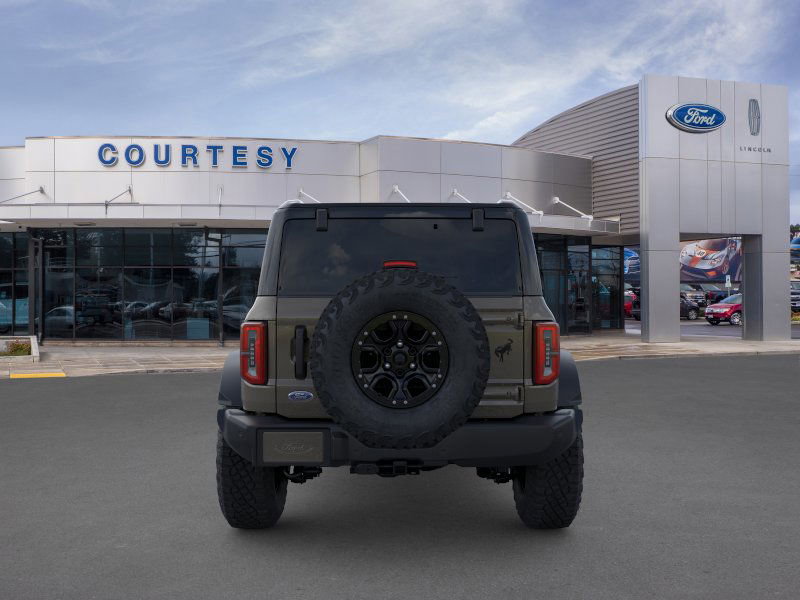 2025 Ford Bronco Outer Banks photo 4