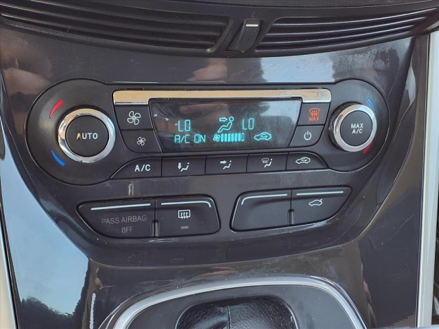 2014 Ford C-Max Hybrid SEL photo 19