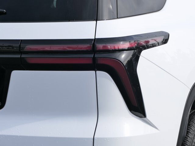 2025 Chevrolet Traverse photo 3