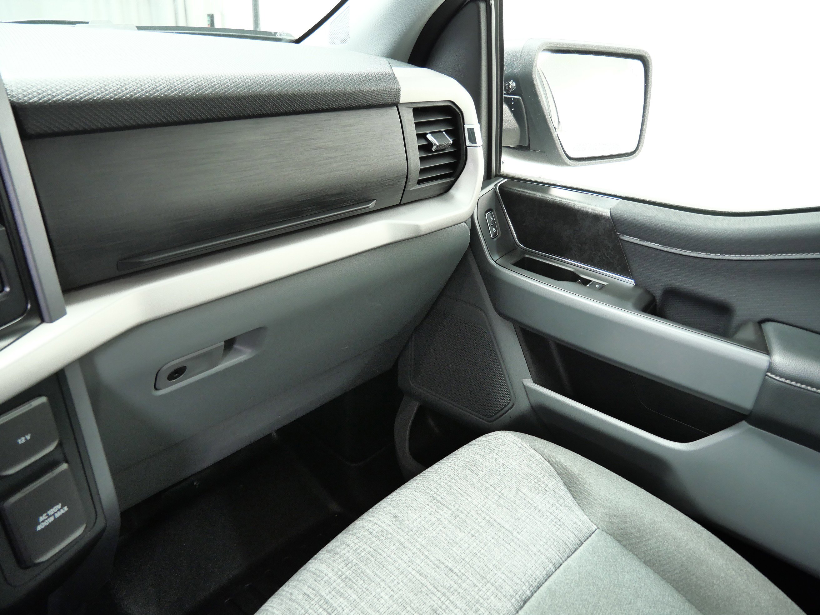 2023 Ford F-150 XLT photo 16