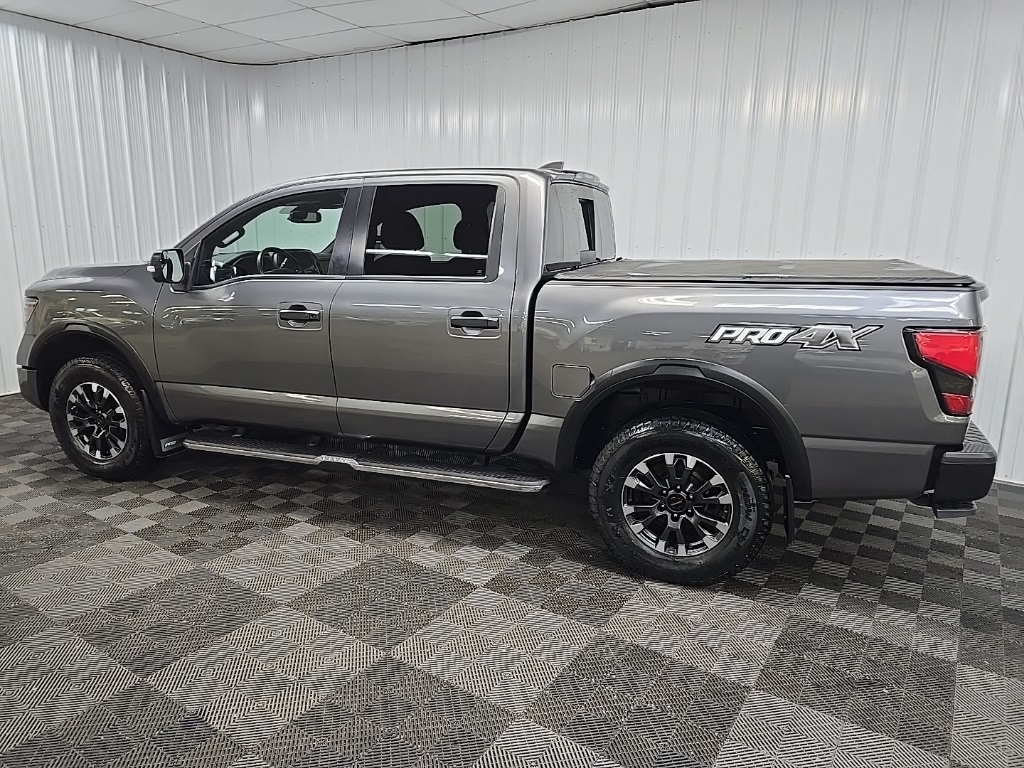 2022 Nissan Titan PRO-4X photo 4