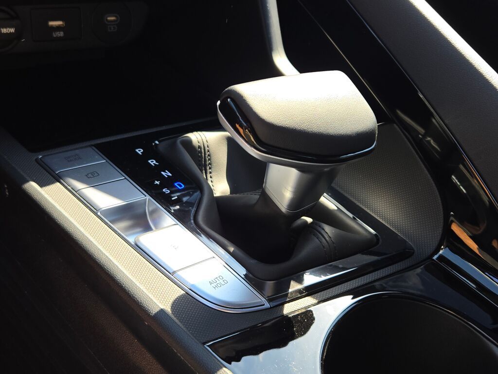 2025 Hyundai Elantra SEL Convenience photo 23