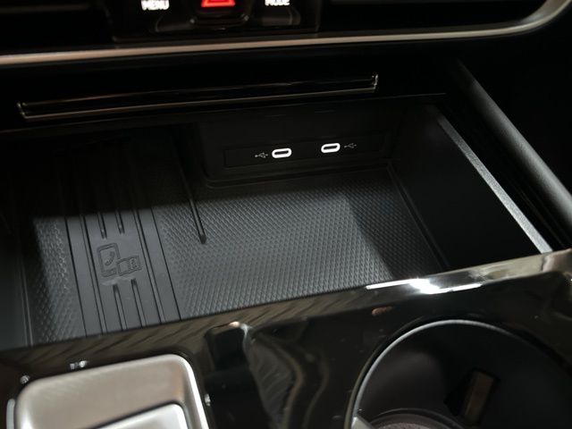 2025 Volkswagen Atlas SE Technology photo 21
