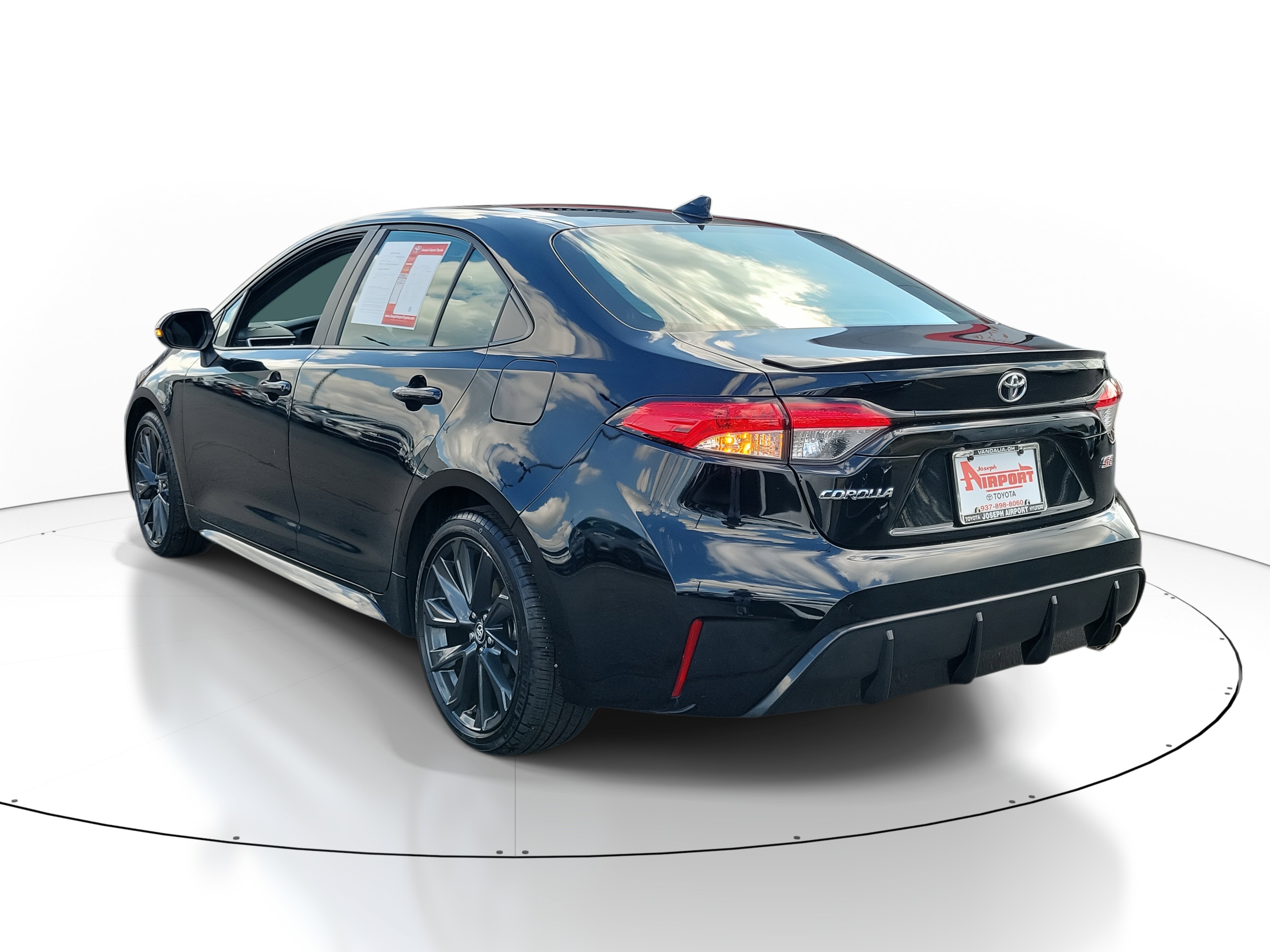 2024 Toyota Corolla SE photo 3