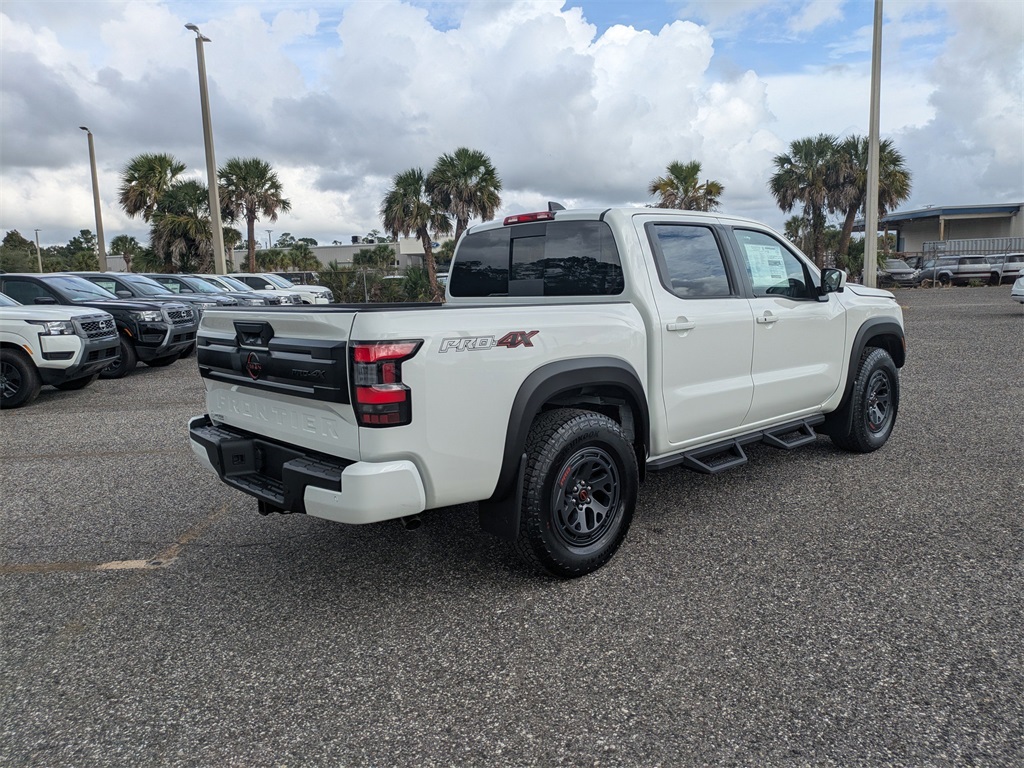 2026 Nissan Frontier PRO-4X photo 3