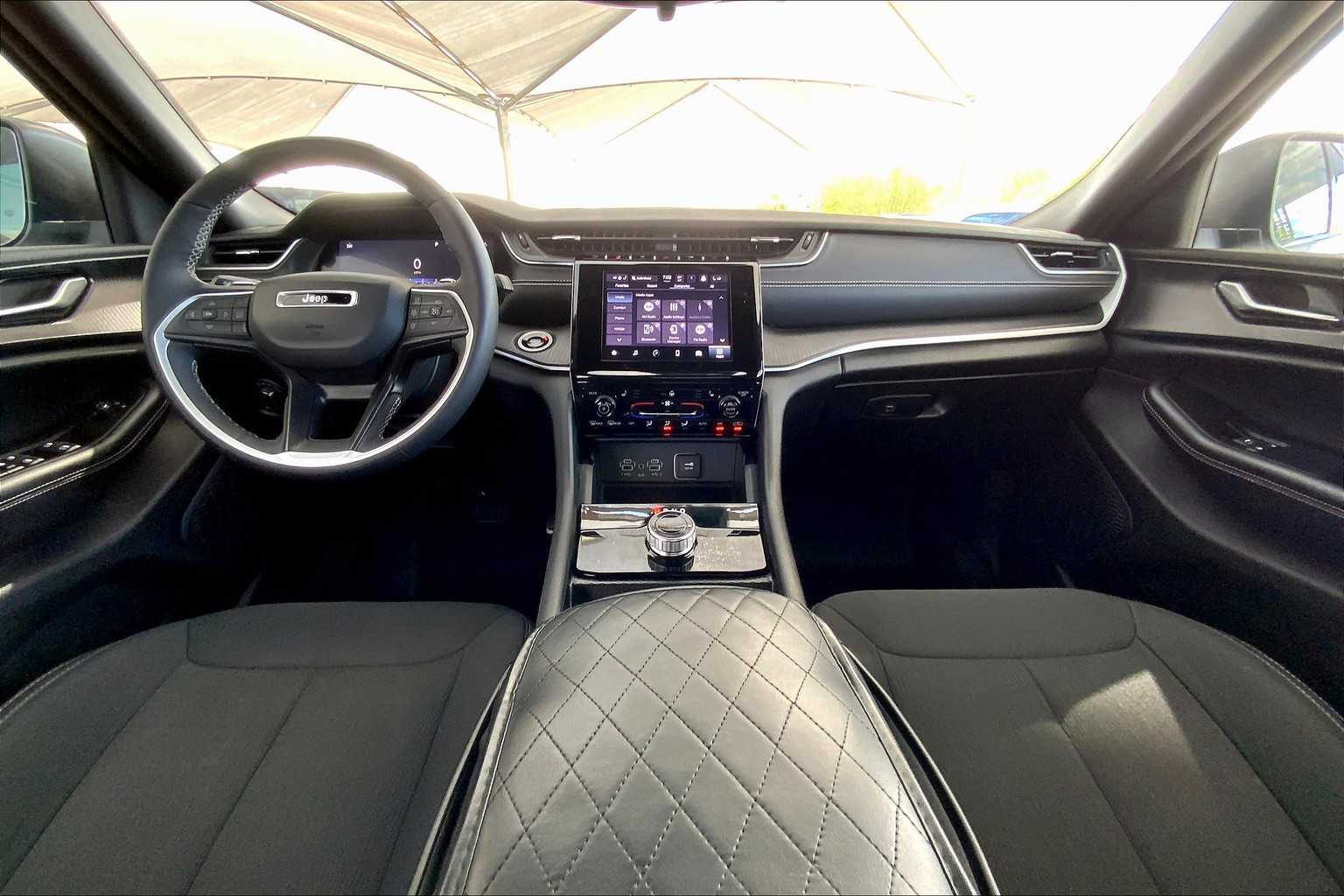 2024 Jeep Grand Cherokee Laredo X photo 13
