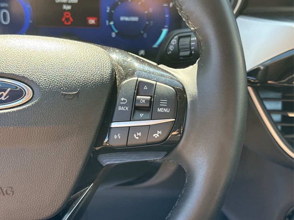 2022 Ford Escape SEL photo 22