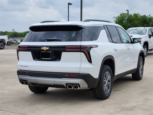 2025 Chevrolet Traverse photo 3