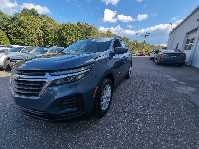 2024 Chevrolet Equinox LS photo 2